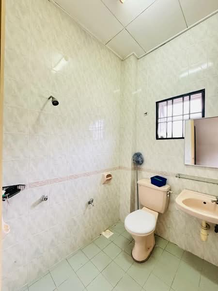 2-storey Terraced House for Sale in Shah Alam (Selangor) - Reena Sarif - Bathroom - PropertyGuru.com.my