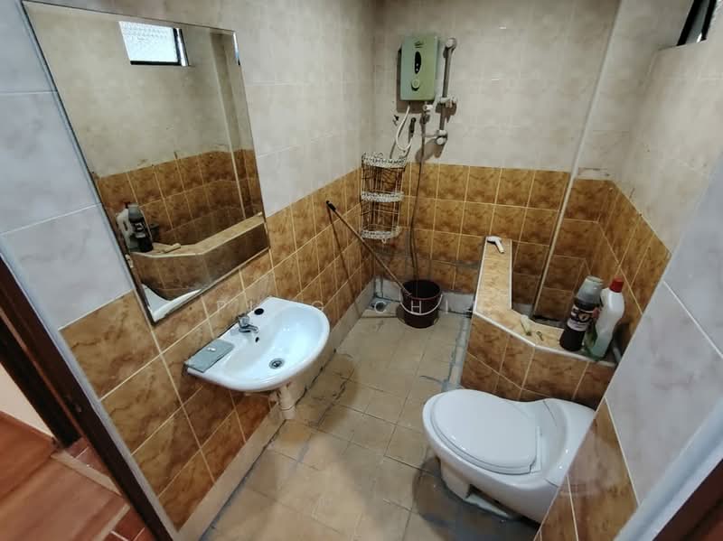 2-storey Terraced House for Sale in Sri Petaling (Kuala Lumpur) - Ping Chin - Bathroom - PropertyGuru.com.my
