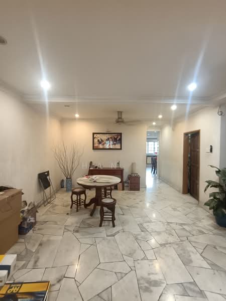 2-storey Terraced House for Sale in Taman Overseas Union (Taman Oug) (Jalan Klang Lama (Old Klang Road)) - Han . - Living Room - PropertyGuru.com.my