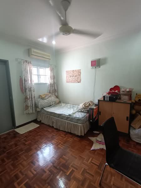 2-storey Terraced House for Sale in Taman Overseas Union (Taman Oug) (Jalan Klang Lama (Old Klang Road)) - Han . - Bedroom - PropertyGuru.com.my