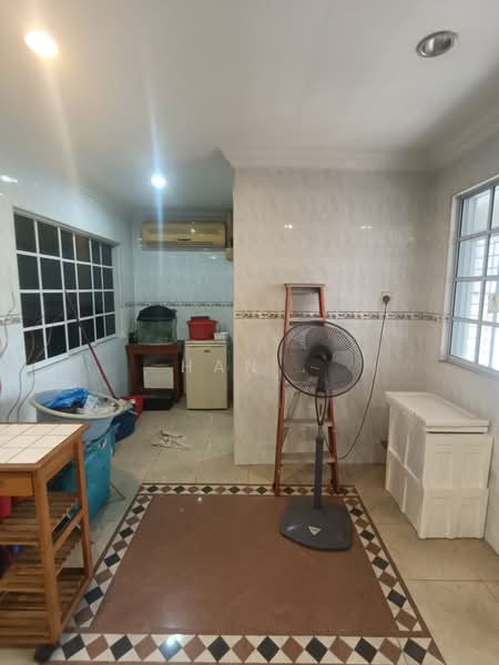 2-storey Terraced House for Sale in Taman Overseas Union (Taman Oug) (Jalan Klang Lama (Old Klang Road)) - Han . - Kitchen - PropertyGuru.com.my