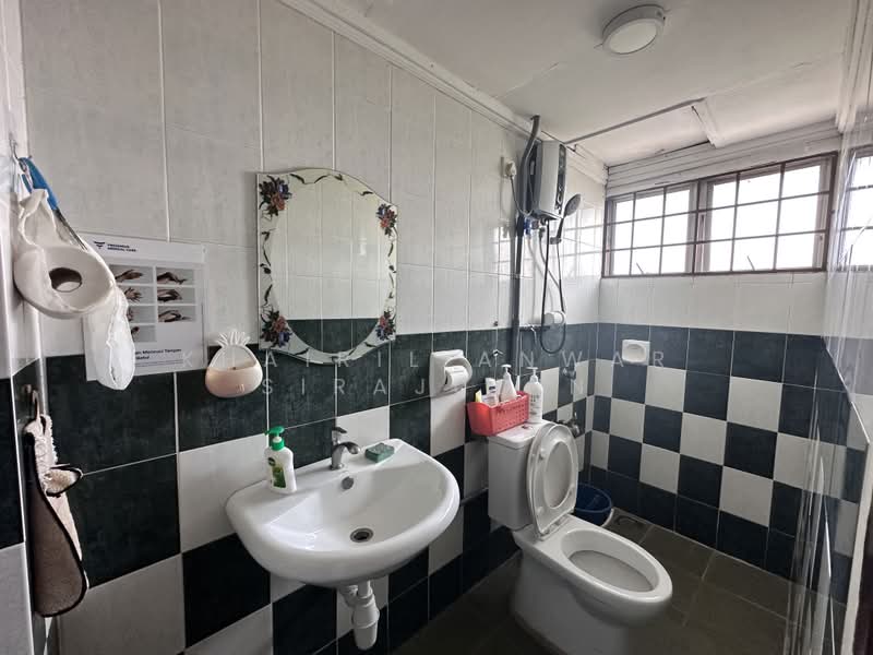 Kondominium untuk Disewa di Elaeis 1 - Khairil Anwar Sirajudin - Bathroom - PropertyGuru.com.my