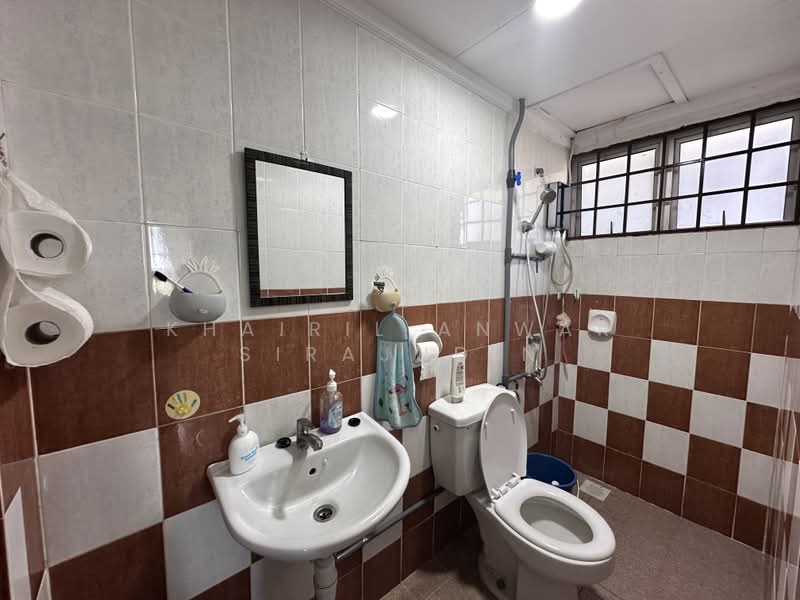 Kondominium untuk Disewa di Elaeis 1 - Khairil Anwar Sirajudin - Bathroom - PropertyGuru.com.my