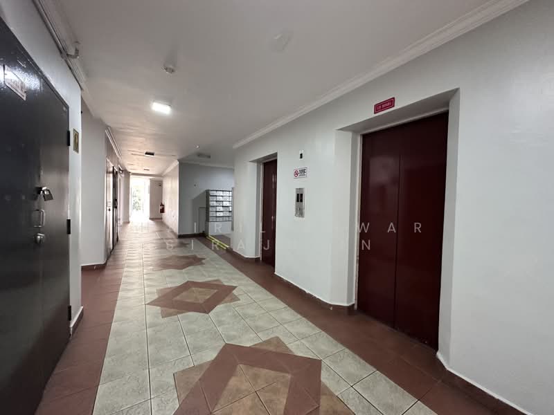 Kondominium untuk Disewa di Elaeis 1 - Khairil Anwar Sirajudin - Corridor - PropertyGuru.com.my