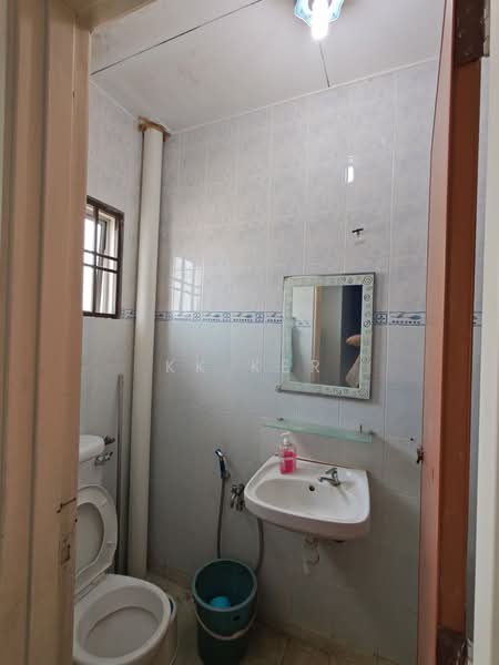 2-storey Terraced House for Sale in Taman Putra Prima (Puchong) - Ker KK - Bathroom - PropertyGuru.com.my