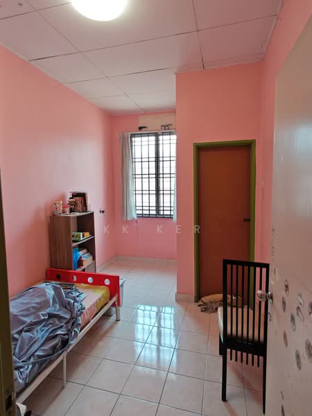 2-storey Terraced House for Sale in Taman Putra Prima (Puchong) - Ker KK - Bedroom - PropertyGuru.com.my