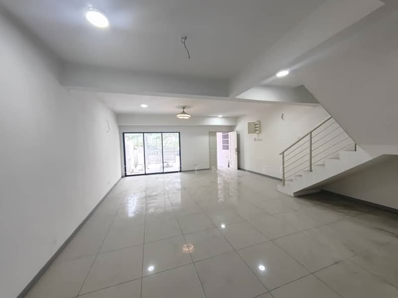 Rumah Bandar untuk Disewa di George Town (Penang) - Correen Lee - Living Room - PropertyGuru.com.my