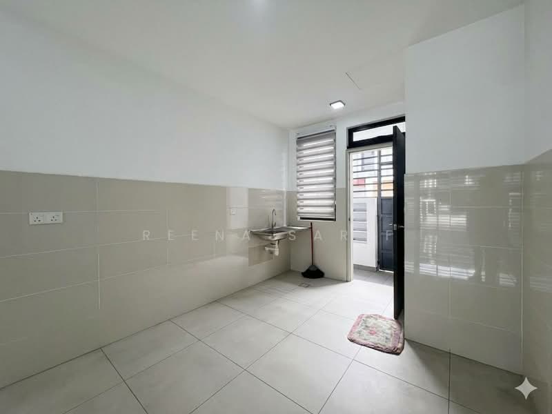 Rumah Teres 2 Tingkat untuk Dijual di Elmina Valley 1 (Shah Alam) - Reena Sarif - Kitchen - PropertyGuru.com.my