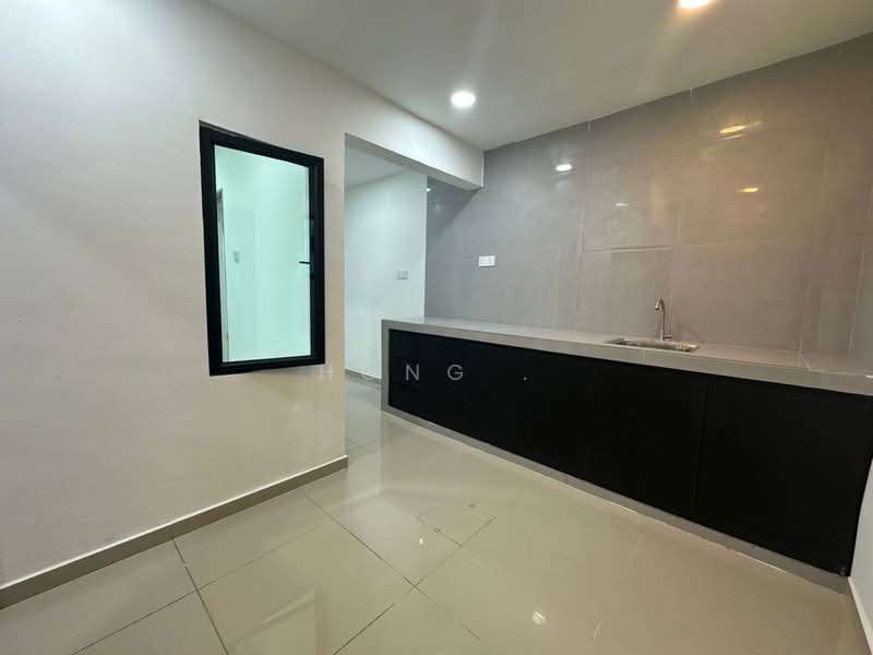 Rumah Teres 2 Tingkat untuk Dijual di Taman Nora (Ulu Tiram) - Hong . - Kitchen - PropertyGuru.com.my