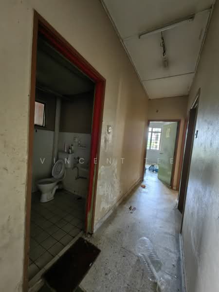 Pangsapuri untuk Dijual di Apartment Seri Tulip - Vincent Tee - Bathroom - PropertyGuru.com.my