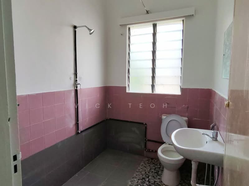 Rumah Berkembar untuk Disewa di Tanjung Tokong (Penang) - Vick Teoh - Bathroom - PropertyGuru.com.my