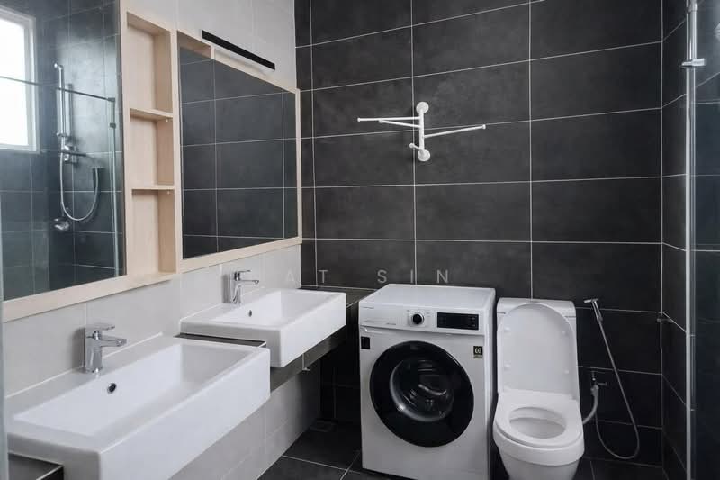 Rumah Teres 2 Tingkat untuk Disewa di Johor Bahru (Johor) - Nat Sin - Bathroom - PropertyGuru.com.my