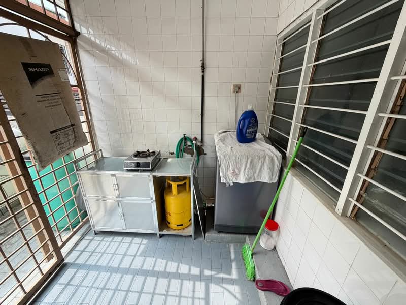 Rumah Teres 2 Tingkat untuk Dijual di Taman Sri Bintang (Kepong) - Evelyn Khoo - Balcony - PropertyGuru.com.my