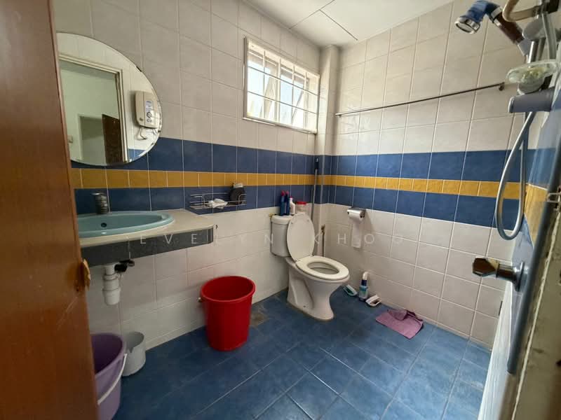 Rumah Teres 2 Tingkat untuk Dijual di Taman Sri Bintang (Kepong) - Evelyn Khoo - Bathroom - PropertyGuru.com.my