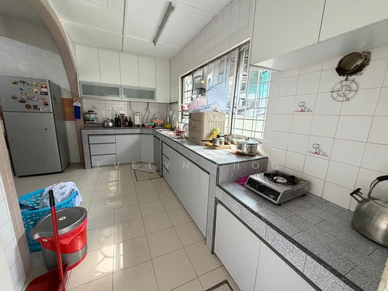 Rumah Teres 2 Tingkat untuk Dijual di Taman Sri Bintang (Kepong) - Evelyn Khoo - Kitchen - PropertyGuru.com.my