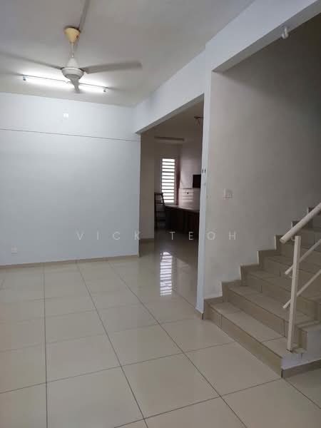 Rumah Teres 3 Tingkat untuk Disewa di Farlim (Ayer Itam) - Vick Teoh - Living Room - PropertyGuru.com.my