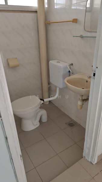 Rumah Teres 2 Tingkat untuk Disewa di SS19 (Subang Jaya) - LS Chu - Bathroom - PropertyGuru.com.my