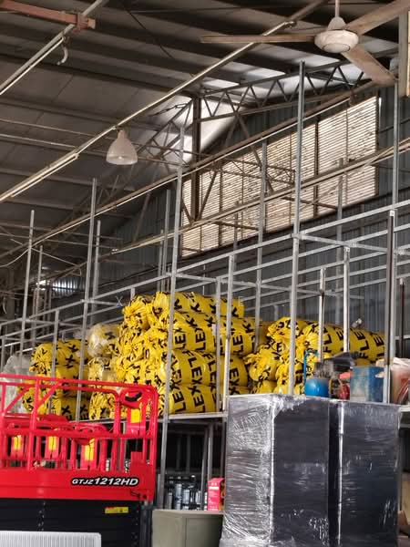 Warehouse for Rent in Kampung Baru Batu Maung (Batu Maung) - Xinnee . - PropertyGuru.com.my