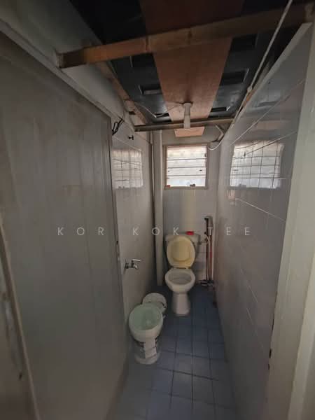 Flat for Rent at Flat Taman Asa Jaya - Kor Kok Tee - Bathroom - PropertyGuru.com.my