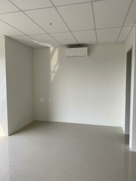 Service Residence for Sale at Edelweiss @ Tropicana Gardens - HL Tang - Interior - PropertyGuru.com.my