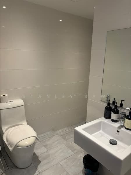 Service Residence for Rent at Sunrise Gurney - Stanley Saw - Bathroom - PropertyGuru.com.my
