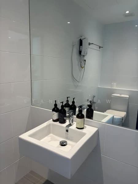 Service Residence for Rent at Sunrise Gurney - Stanley Saw - Bathroom - PropertyGuru.com.my