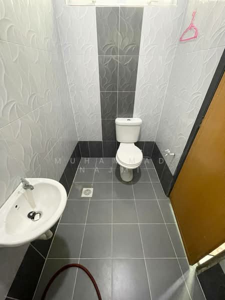 Semi-Detached House for Sale in Kampung Nyior (Kuala Paka) - Muhammad Najmi - Bathroom - PropertyGuru.com.my
