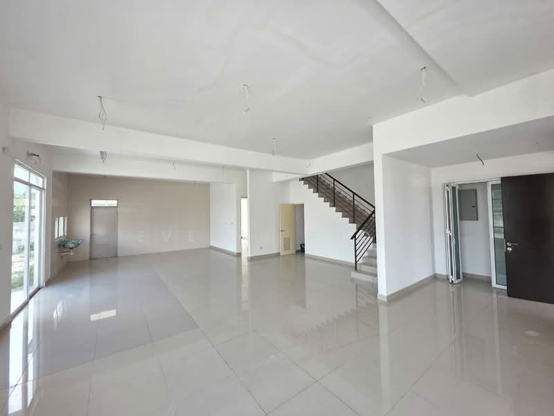 Semi-Detached House for Sale in Rawang (Selangor) - Evelyn Khoo - Living Room - PropertyGuru.com.my