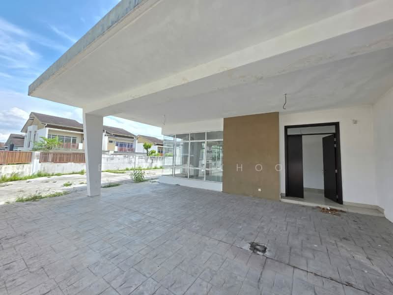 Rumah Berkembar untuk Dijual di Rawang (Selangor) - Evelyn Khoo - Car Porch - PropertyGuru.com.my