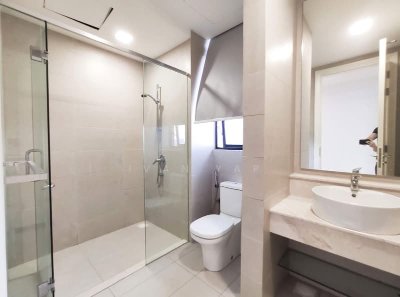 Kondominium untuk Dijual di Zehn Bukit Pantai - Ivan Yap - Bathroom - PropertyGuru.com.my