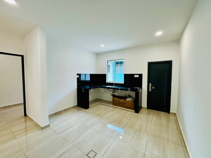 1-storey Terraced House for Sale in Bandar Seri Alam (Masai) - Helen Tan - Kitchen - PropertyGuru.com.my