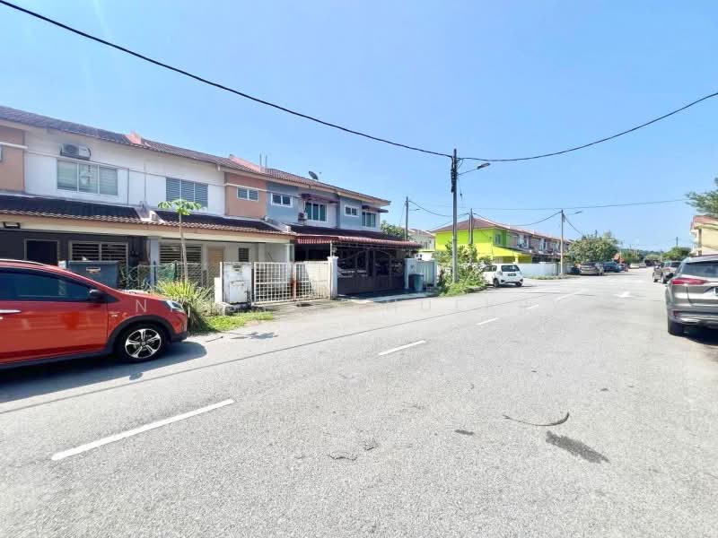 2-storey Terraced House for Sale in Bandar Saujana Putra (Tanjong Duabelas) - Niesya Shuekry - Exterior - PropertyGuru.com.my