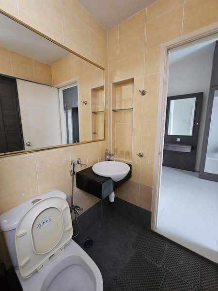 Kondominium untuk Dijual di East Lake Residence - Vivien Lee - Bathroom - PropertyGuru.com.my