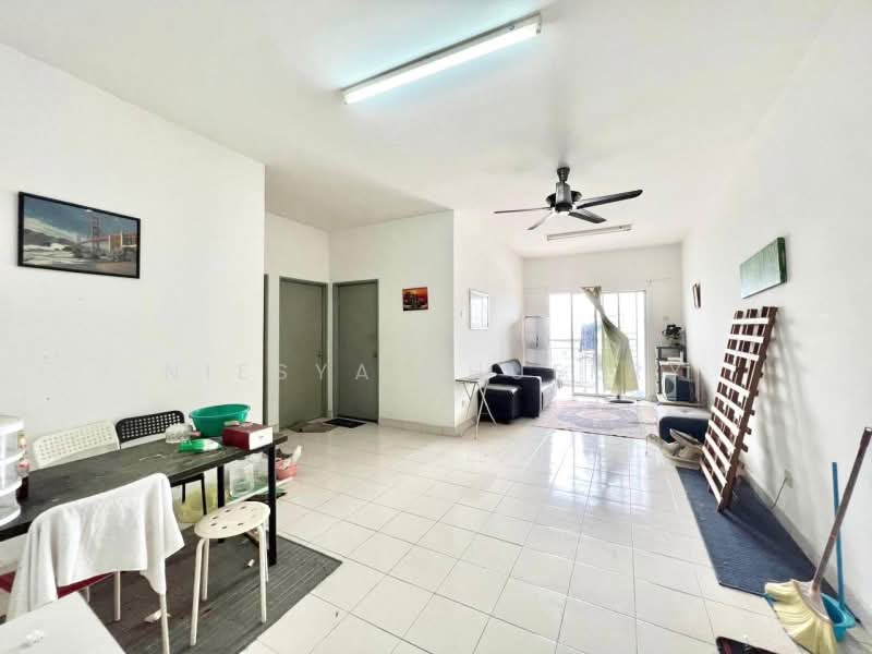 Condominium for Sale at Residensi Laguna (Sunway Belvedere) - Niesya Shuekry - Living Room - PropertyGuru.com.my