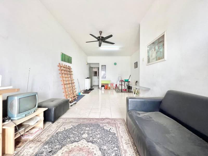 Condominium for Sale at Residensi Laguna (Sunway Belvedere) - Niesya Shuekry - Living Room - PropertyGuru.com.my