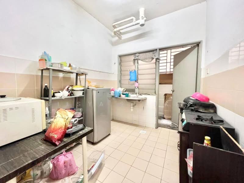 Condominium for Sale at Residensi Laguna (Sunway Belvedere) - Niesya Shuekry - Kitchen - PropertyGuru.com.my