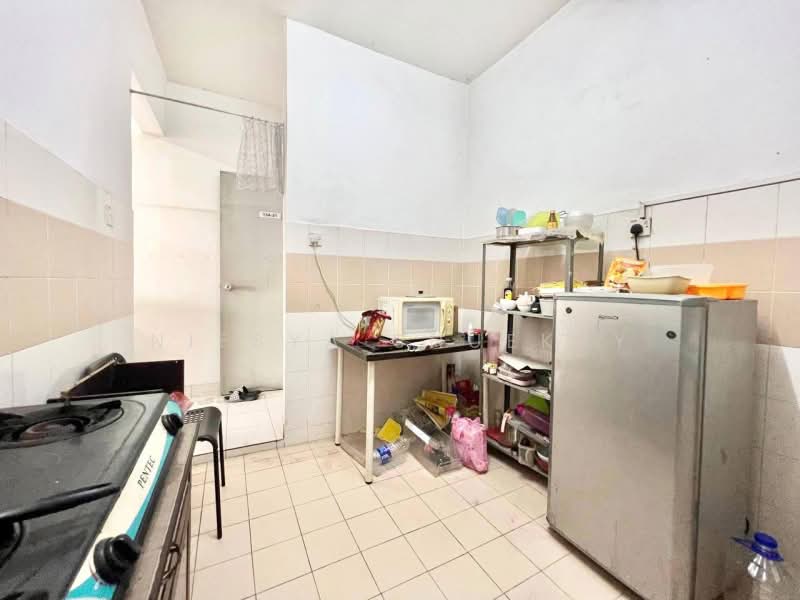 Condominium for Sale at Residensi Laguna (Sunway Belvedere) - Niesya Shuekry - Kitchen - PropertyGuru.com.my