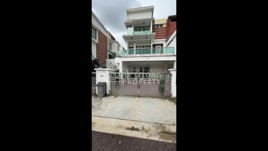 Cluster House for Sale in Taman Kempas Utama (Tebrau) - Fu Heng Chong - PropertyGuru.com.my