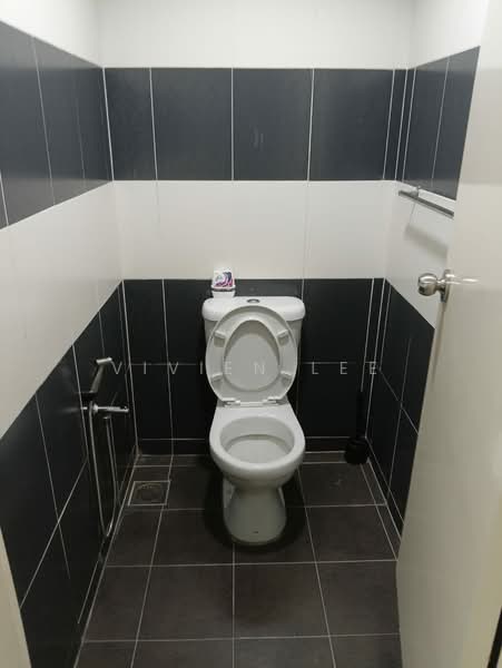 Shop / Office for Sale in KL City Centre (Kuala Lumpur) - Vivien Lee - Bathroom - PropertyGuru.com.my
