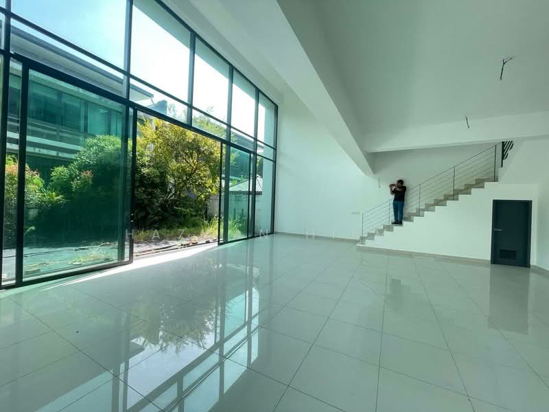 Bungalow for Sale in Taman Puncak Perdana (Shah Alam) - Hazwan Hilmi - Living Room - PropertyGuru.com.my