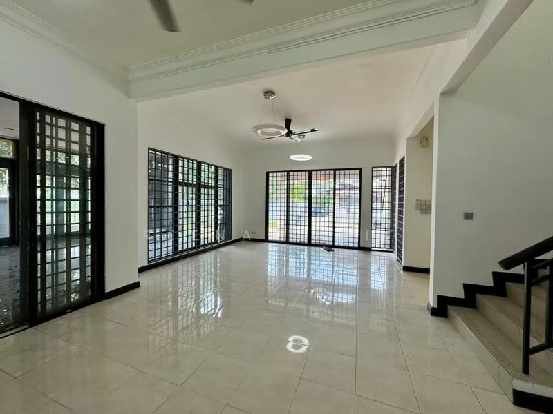 2-storey Terraced House for Sale in Bukit Jelutong (Shah Alam) - Reena Sarif - Living Room - PropertyGuru.com.my