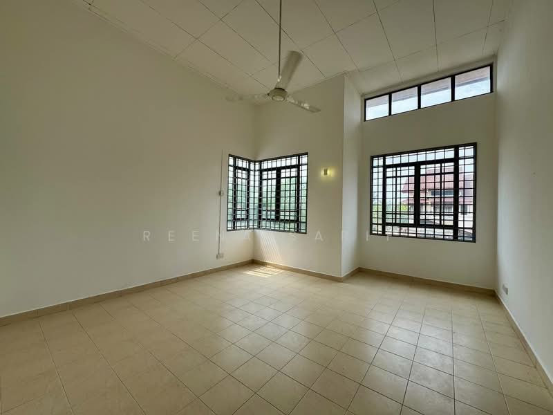 2-storey Terraced House for Sale in Bukit Jelutong (Shah Alam) - Reena Sarif - Living Room - PropertyGuru.com.my