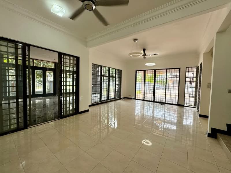 2-storey Terraced House for Sale in Bukit Jelutong (Shah Alam) - Reena Sarif - Living Room - PropertyGuru.com.my
