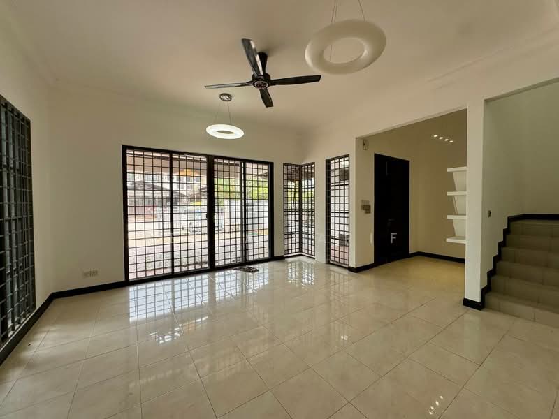 2-storey Terraced House for Sale in Bukit Jelutong (Shah Alam) - Reena Sarif - Living Room - PropertyGuru.com.my