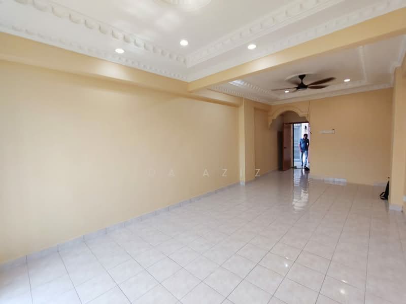 Pangsapuri untuk Dijual di Bayu Puteri 2 - Ida Aziz - Living Room - PropertyGuru.com.my