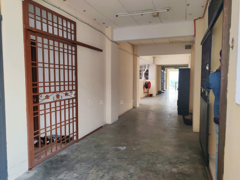 Pangsapuri untuk Dijual di Bayu Puteri 2 - Ida Aziz - Corridor - PropertyGuru.com.my