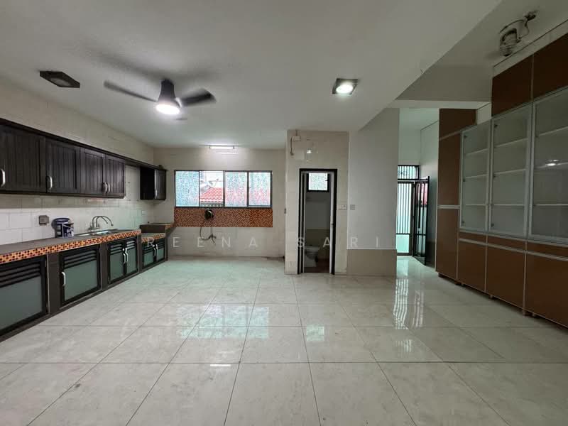2-storey Terraced House for Sale in Bukit Jelutong (Shah Alam) - Reena Sarif - Kitchen - PropertyGuru.com.my