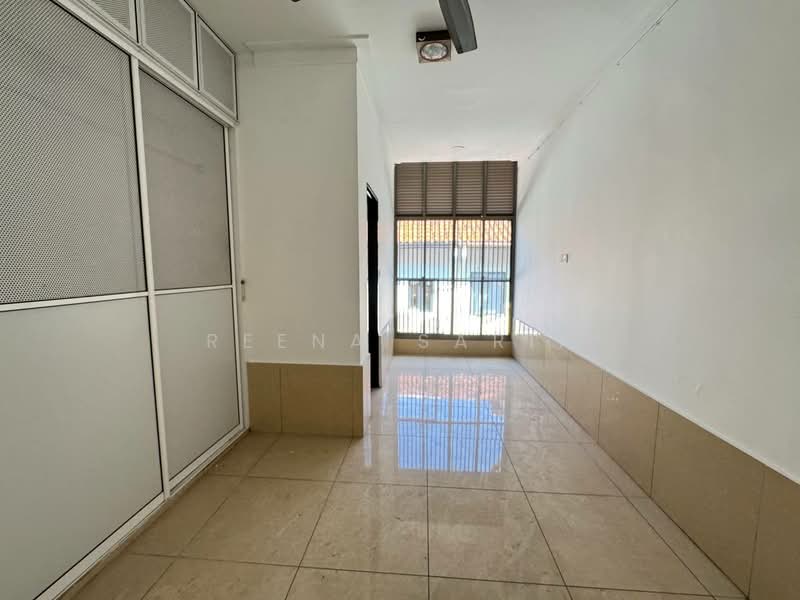 2-storey Terraced House for Sale in Bukit Jelutong (Shah Alam) - Reena Sarif - Corridor - PropertyGuru.com.my