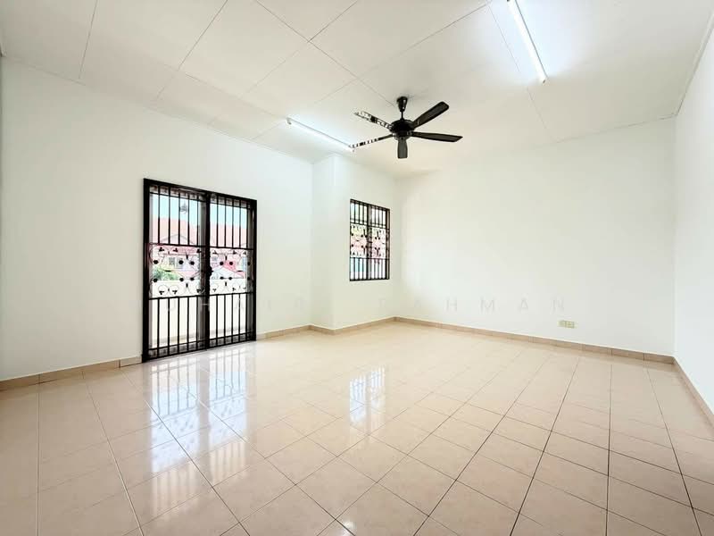 2-storey Terraced House for Sale in Kuala Selangor (Selangor) - Muhairi Rahman - Living Room - PropertyGuru.com.my