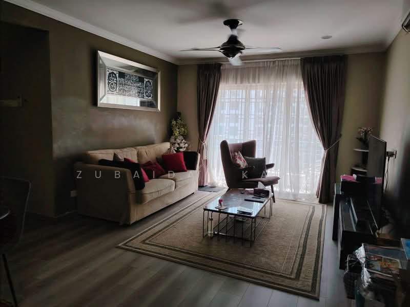 Kondominium untuk Disewa di Puncak Seri Kelana - Zubaidah Kadir - Living Room - PropertyGuru.com.my